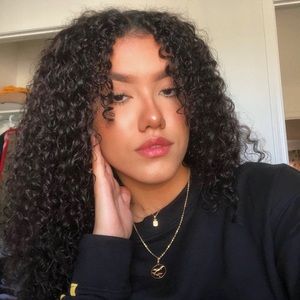 Meet your Posher, Stefany